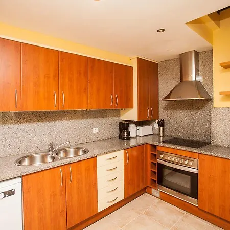 Duplex Pedret شقة *
